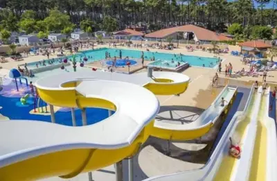 Piscine de l'établissement Mobil home 4/6 personnes ou située à proximité