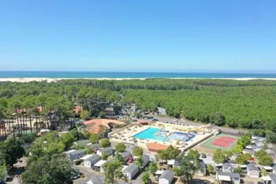 Piscine de l'établissement Mobil home 4/6 personnes ou située à proximité