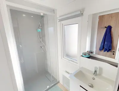 Salle de bains dans l'établissement Mobil home 4/6 personnes