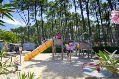 Aire de jeux pour enfants de l'établissement Mobil home 4/6 personnes