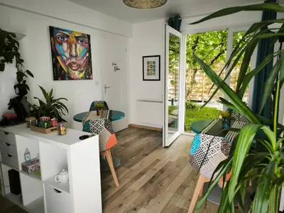 Cuisine ou kitchenette dans l'établissement Les Treilles de Salies - Spa et sauna intérieur