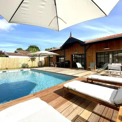 Villa neuve climatisée avec piscine chauffée