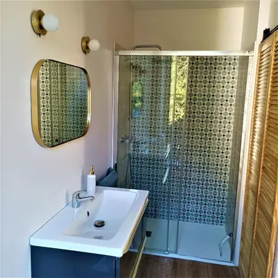 Salle de bains dans l'établissement Chambres d'hôtes Villa Lortin