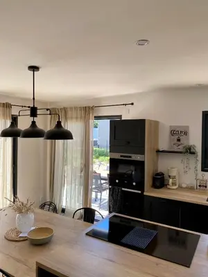 Cuisine ou kitchenette dans l'établissement Chambre Privée Accès Piscine