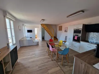 Cuisine ou kitchenette dans l'établissement Super emplacement duplex climatisé