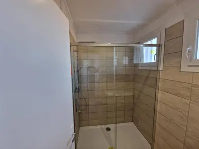 Salle de bains dans l'établissement Super emplacement duplex climatisé