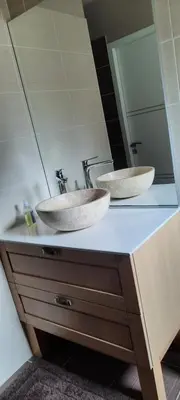 Salle de bains dans l'établissement Jolie maison moderne et sereine à Labenne