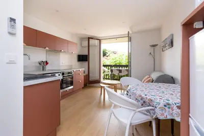 Cuisine ou kitchenette dans l'établissement Le Balcon du Port - Joli studio à Capbreton