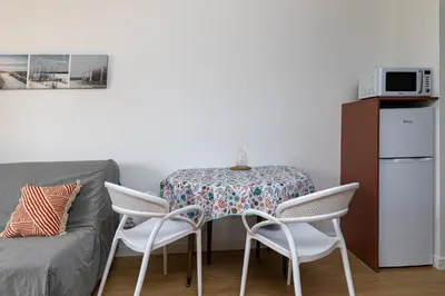 Cuisine ou kitchenette dans l'établissement Le Balcon du Port - Joli studio à Capbreton