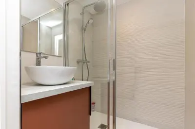 Salle de bains dans l'établissement Le Balcon du Port - Joli studio à Capbreton