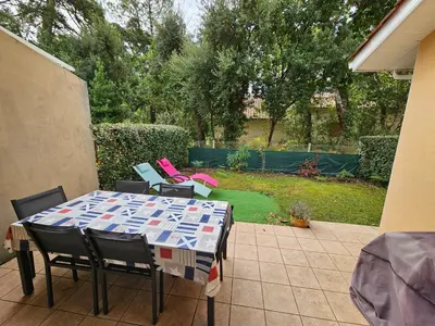 Jardin de l'établissement Agréable maison climatisée idéalement placée pour 6personnes vieux boucau