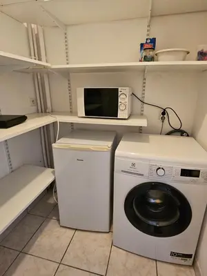 Cuisine ou kitchenette dans l'établissement Agréable maison climatisée idéalement placée pour 6personnes vieux boucau