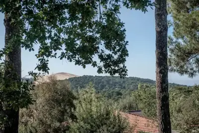 Vue générale sur la montagne ou vue sur la montagne depuis la villa