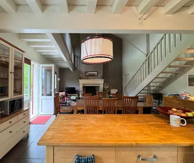 Cuisine ou kitchenette dans l'établissement Grande maison entre Lac et forêt