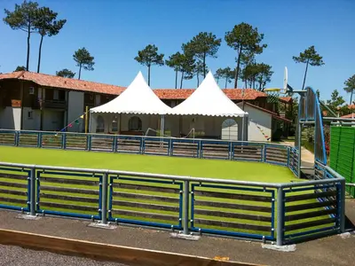 Tennis ou squash au sein de la maison de vacances ou à proximité