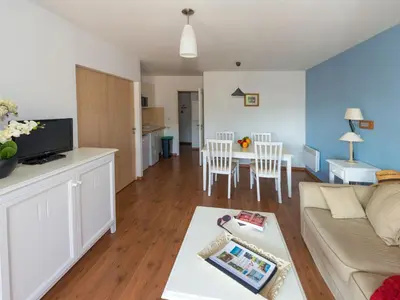 Cuisine ou kitchenette dans l'établissement Apartment Les Cottages du Lac T4 Privilège by Interhome