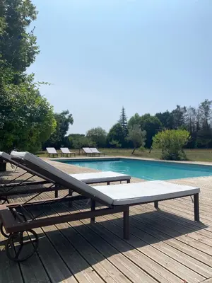 Piscine de l'établissement Domaine Au Bon ou située à proximité