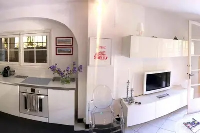 Cuisine ou kitchenette dans l'établissement LAC HOSSEGOR JARDIN T3