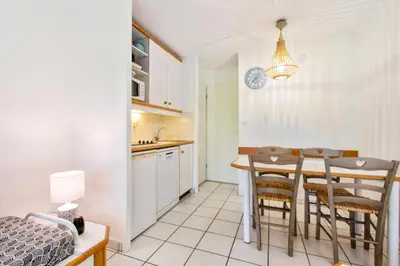 Cuisine ou kitchenette dans l'établissement Village Moliets - maeva Home - Appartement 2 Pièces 5 Personnes Confort MAE-4322