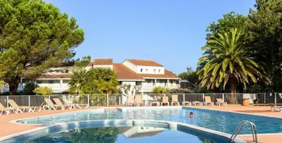 Piscine de l'établissement Village Moliets - maeva Home - 2 Pièces 7 Personnes Confort MAE-2247 ou située à proximité