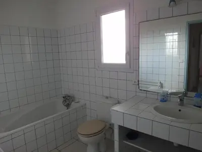 Salle de bains dans l'établissement Orée de La Dune