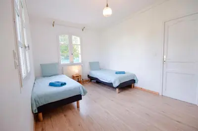 Plan de l'établissement La Villa Parenthèse, regroupement en famille ou entre amis, billard, brasero, wifi