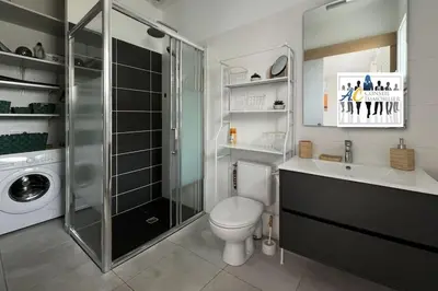 Salle de bains dans l'établissement Studio tout confort + terrasse