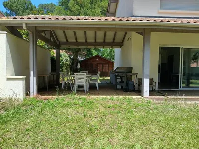 Jardin de l'établissement Spacieuse maison familiale 11 pers. avec jardin près du port de Capbreton - FR-1-239-1001