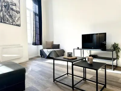 Télévision ou salle de divertissement dans l'établissement LE WLÉRICK LUMINEUX - Spacieux - Hyper Centre