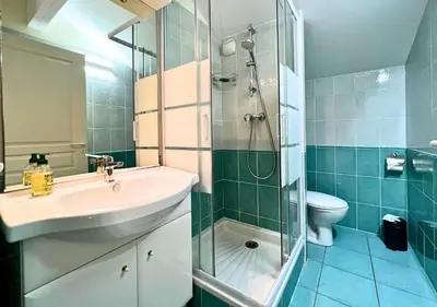 Salle de bains dans l'établissement Duplex Gardenia - Lumineux & Central