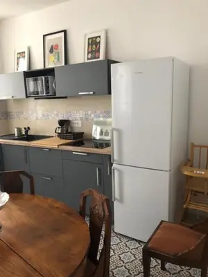 Cuisine ou kitchenette dans l'établissement Maison ICHABELENIA