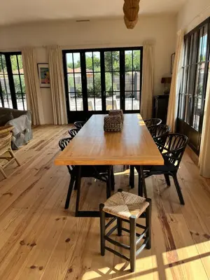 Coin salon dans l'établissement Maison 8 personnes avec jardin piscine st Julien en Born Contis