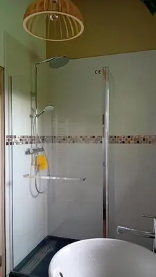 Salle de bains dans l'établissement Maison au calme nature et plage La Cabane du Marais