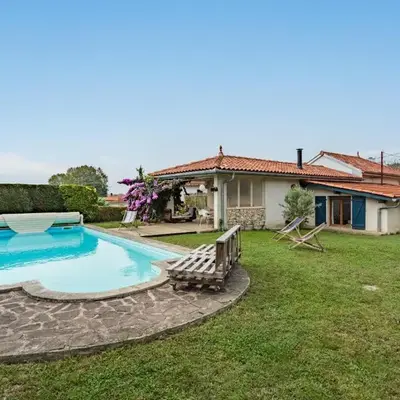 Villa Les Lys - Avec piscine et grand jardin