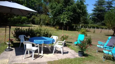 Jardin de l'établissement Chez danielle et guy