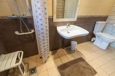 Salle de bains dans l'établissement L'atelier