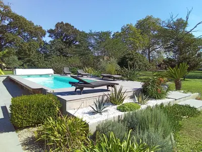 Piscine de l'établissement La maison poulet ou située à proximité