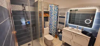 Salle de bains dans l'établissement Le doux Sin