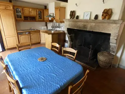 Cuisine ou kitchenette dans l'établissement Gite genevieve d' aubin
