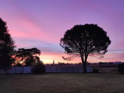 Lever ou coucher de soleil vu de la maison de vacances ou à proximité