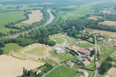 Vue panoramique sur l'établissement La lamproie