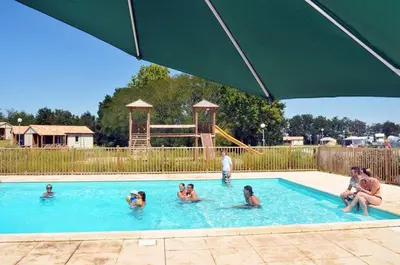 Piscine de l'établissement L'alouette ou située à proximité