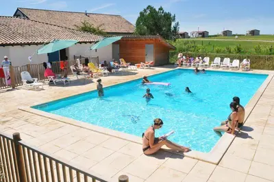 Piscine de l'établissement La mesange ou située à proximité
