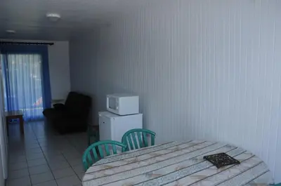 Télévision ou salle de divertissement dans l'établissement Genets