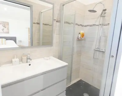 Salle de bains dans l'établissement Le gite de bertrine