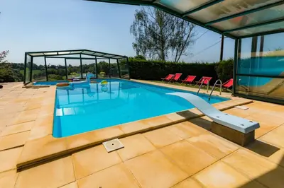 Piscine de l'établissement Petit jouandeou ou située à proximité