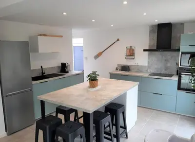 Cuisine ou kitchenette dans l'établissement La simane