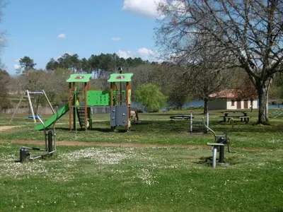 Aire de jeux pour enfants de l'établissement Les genets