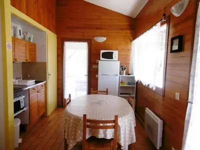 Cuisine ou kitchenette dans l'établissement Les genets