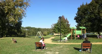 Aire de jeux pour enfants de l'établissement La bardane